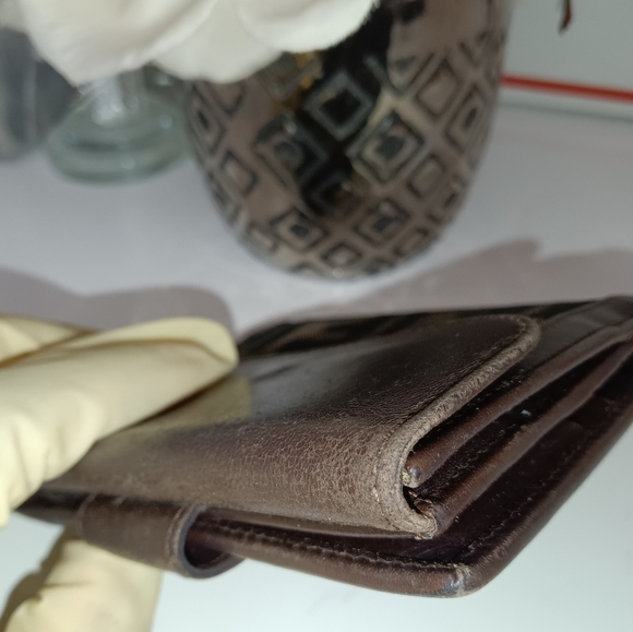 Authentic Fendi Wallet and keycase - Picture 5 of 17
